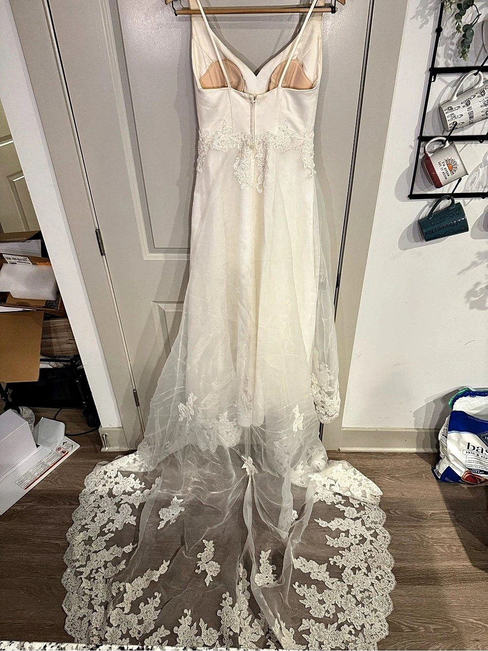 Mon Cheri Timeless Vintage Wedding Gown with Lace Train in Ivory Like New